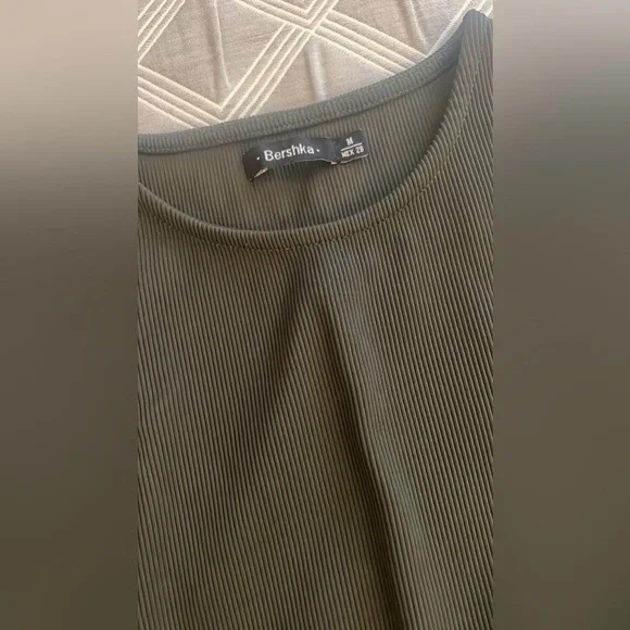 Bershka Olive Stretch Set size S bottoms and M top - Picture 8 of 8